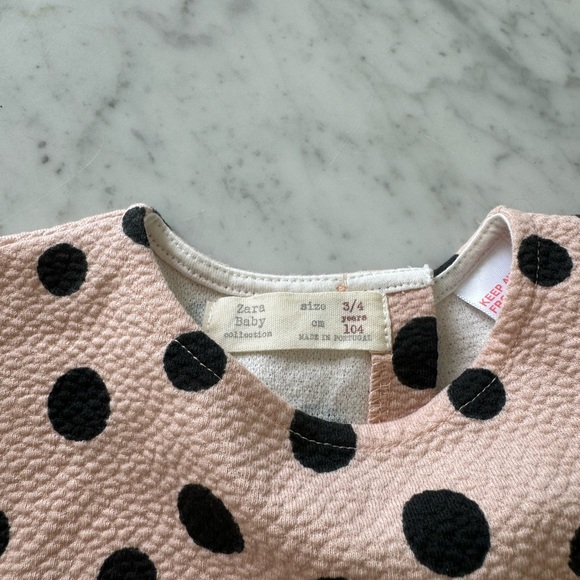 Zara kids dot dress. 3/4 T. Bell sleeve, button back. - Picture 3 of 4